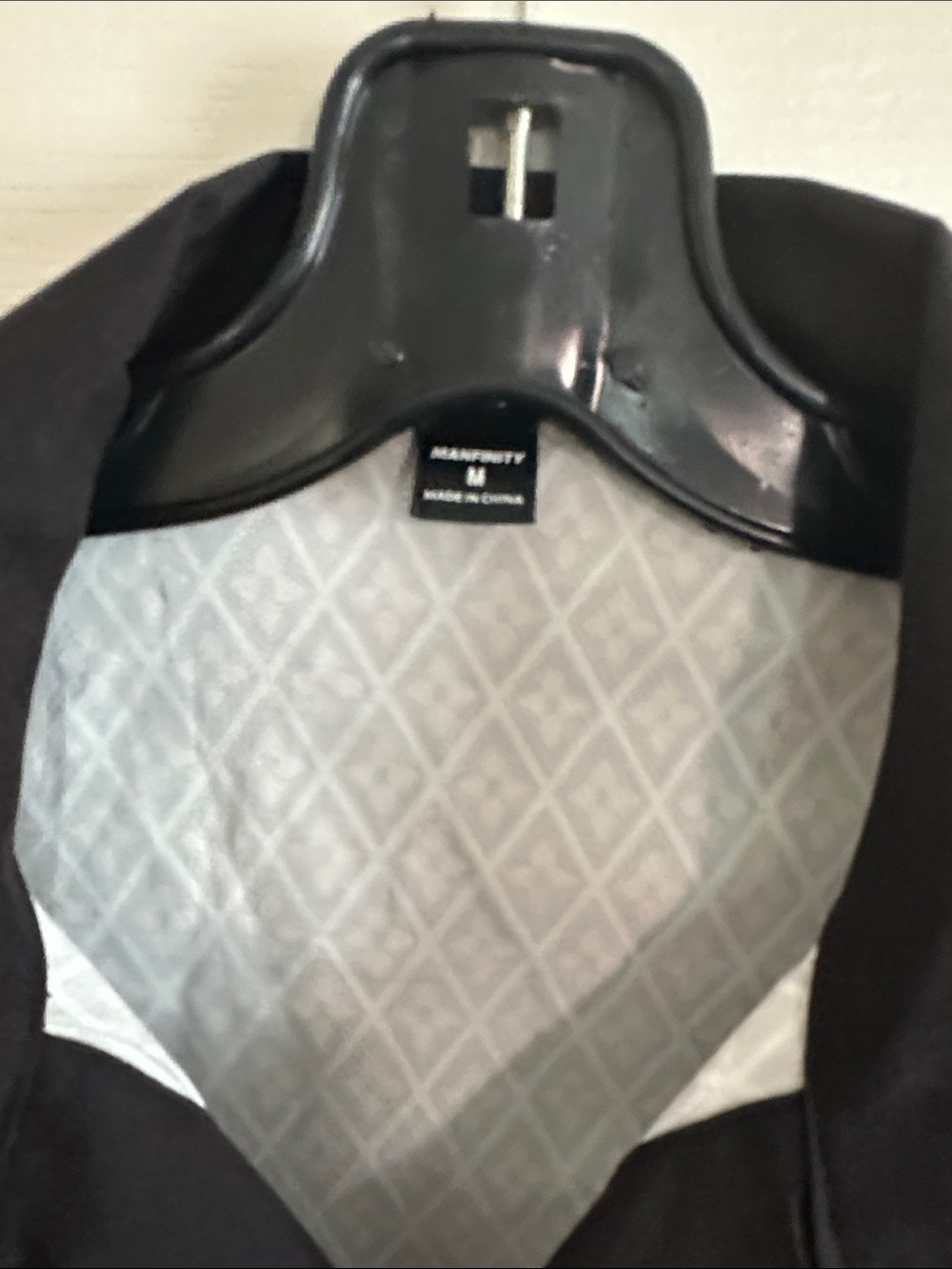 Men's Short-Sleeve Button-Down Shirt in Black & White Diamond Print M - Picture 2 of 5